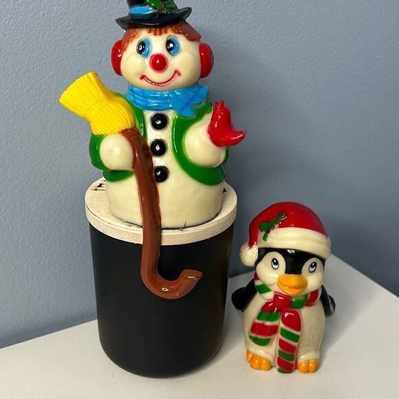 Vintage Stocking Holders Snowman Penguin Set of 2 - Picture 1 of 7